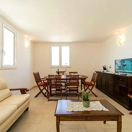 Apartment Mediterranea Appartament Near